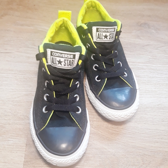 Converse Boy's Chuck Taylor All Star Low Top Sneakers - Junior 13 Black/Neon - Picture 7 of 12